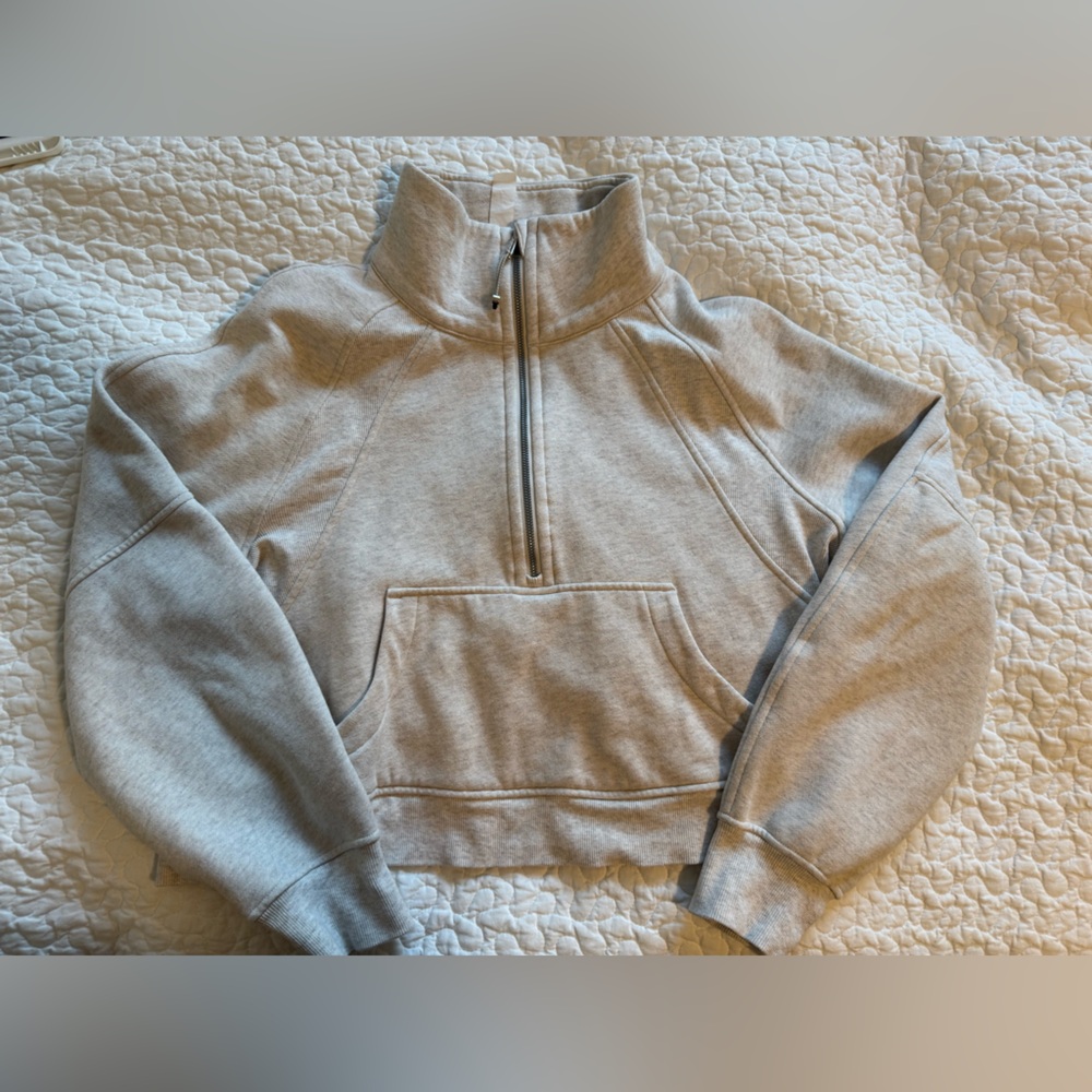 Lululemon Scuba Oversized Funnel-Neck Half Zip Color Bone, Size M/L.